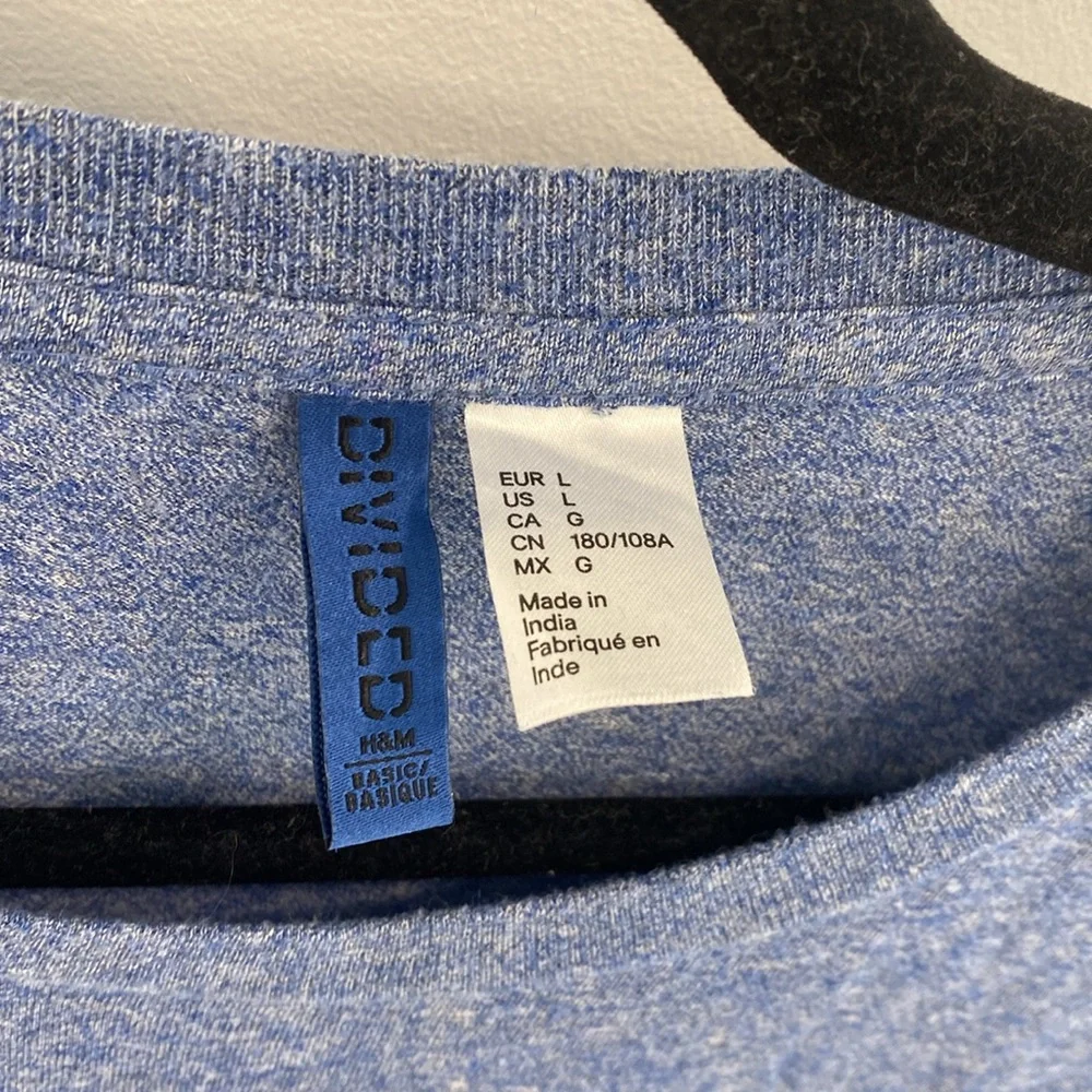 H&M Divided Large Blue Tee - Picture 2 of 3